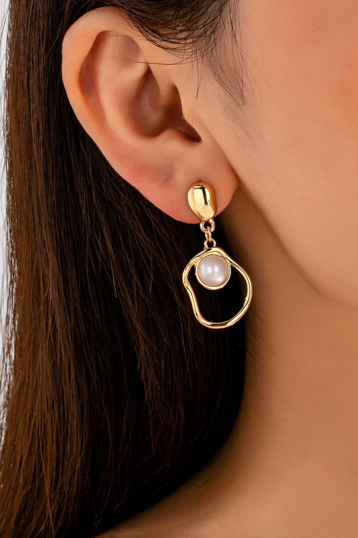 The Golden Hour Pearl Drops
